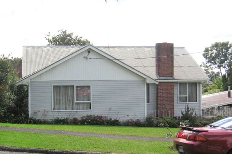 Photo of property in 20 Roland Hill, Glen Eden, Auckland, 0602