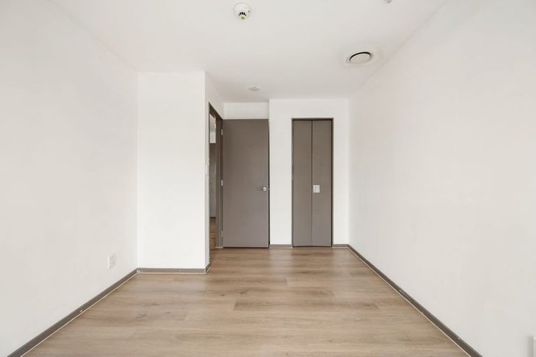 Photo of property in Dual Apartments, 506/142u Vivian Street, Te Aro, Wellington, 6011