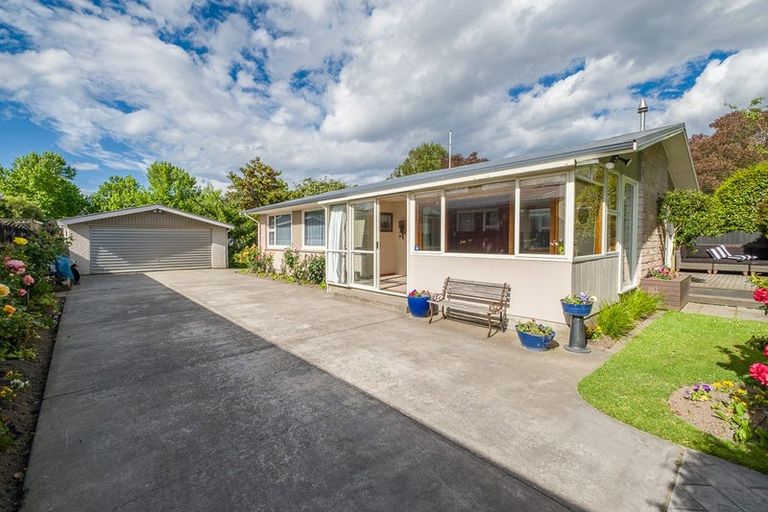 Photo of property in 72 Woodbury Street, Russley, Christchurch, 8042