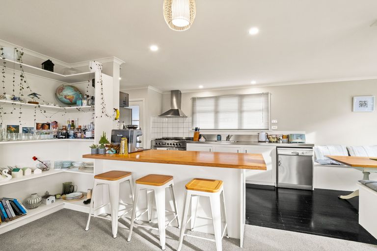 Photo of property in 141 Easther Crescent, Kew, Dunedin, 9012
