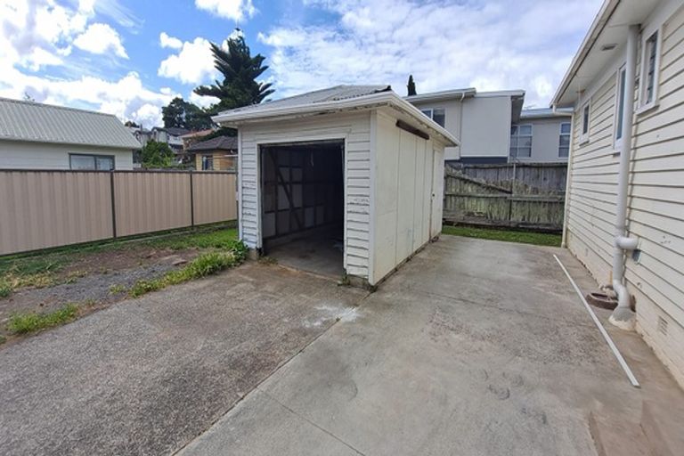 Photo of property in 47 Cambridge Terrace, Papatoetoe, Auckland, 2025
