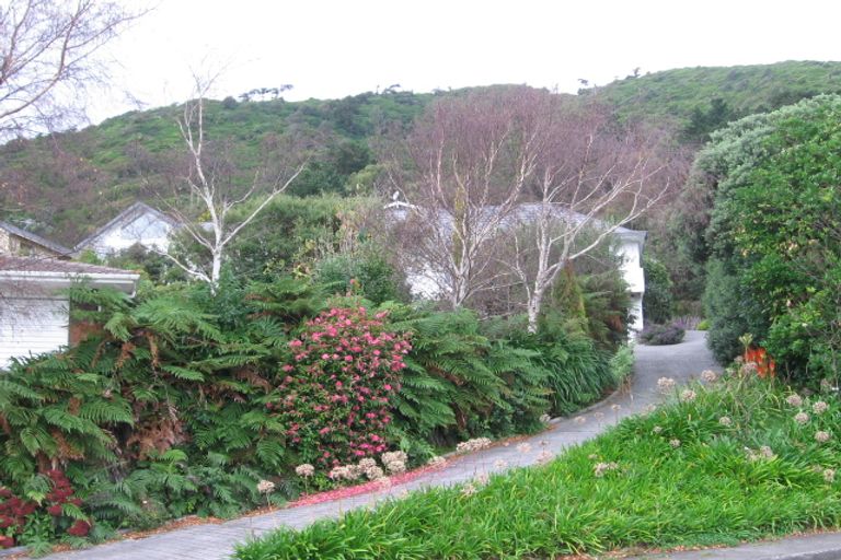 Photo of property in 63 Kakariki Grove, Waikanae, 5036