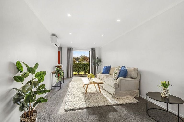 Photo of property in 1b Breakwater Way, Whitby, Porirua, 5024