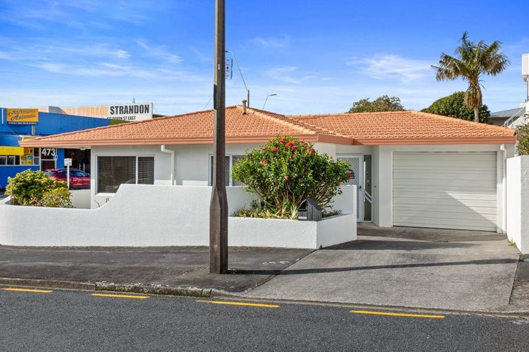 Photo of property in 1 Strandon Place, Strandon, New Plymouth, 4312