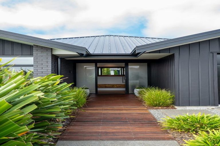 Photo of property in 18 Whitburn Avenue, Halswell, Christchurch, 8025