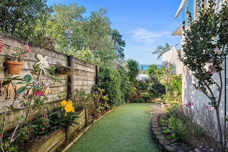 Photo of property in 2/18 Ngahere Views, Orewa, 0931