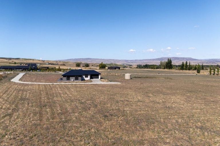 Photo of property in 21 Thyme Fields Road, Springvale, 9393