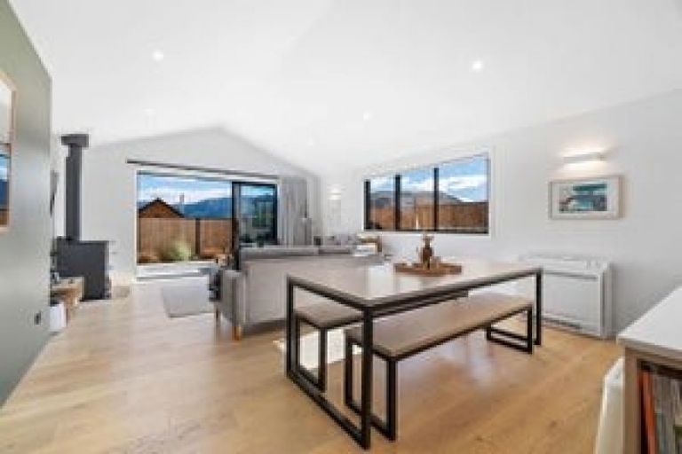 Photo of property in 52 Spur Ridge Rise, Jacks Point, 9371