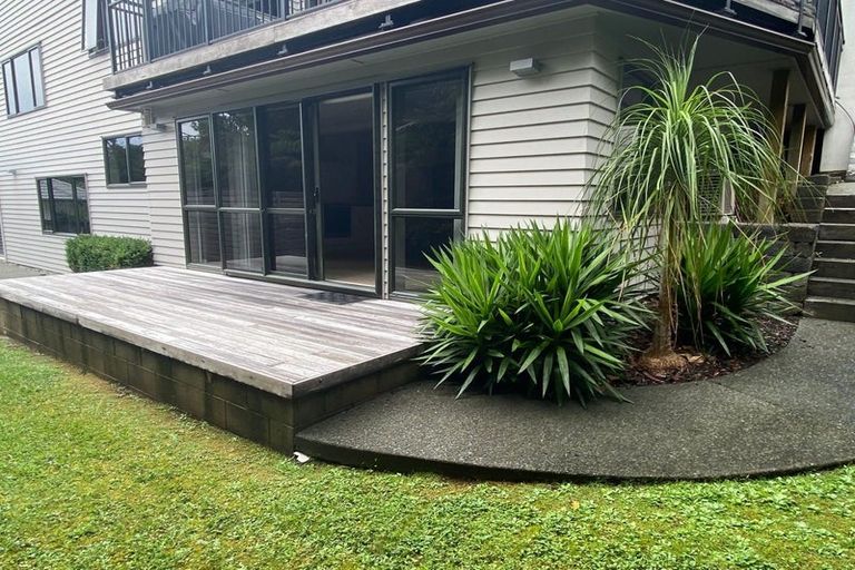 Photo of property in 9 Nottingham Place, Northcross, Auckland, 0630