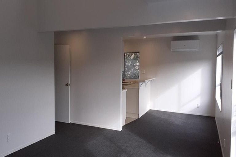 Photo of property in 41 Lyndhurst Road, Te Atatu South, Auckland, 0610