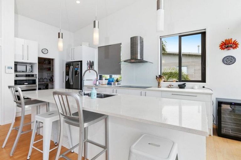 Photo of property in 1171 Whangaparaoa Road, Gulf Harbour, Whangaparaoa, 0930