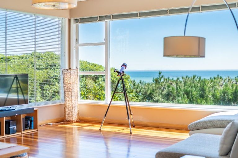 Photo of property in 28 Taupo Crescent, Plimmerton, Porirua, 5026