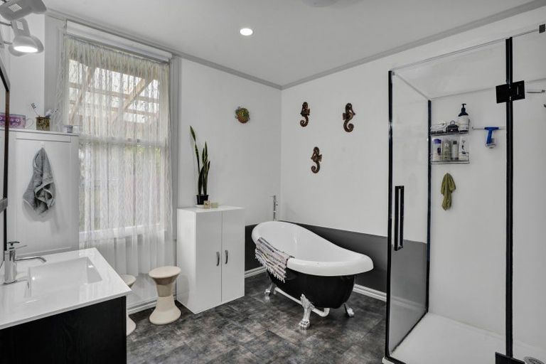 Photo of property in 18 Mills Street, Eltham, 4322