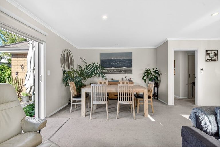 Photo of property in 5 Tarata Grove, Lansdowne, Masterton, 5810