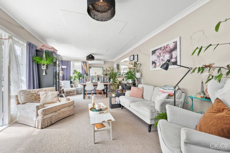 Photo of property in 11 Hall Grove, Ebdentown, Upper Hutt, 5018