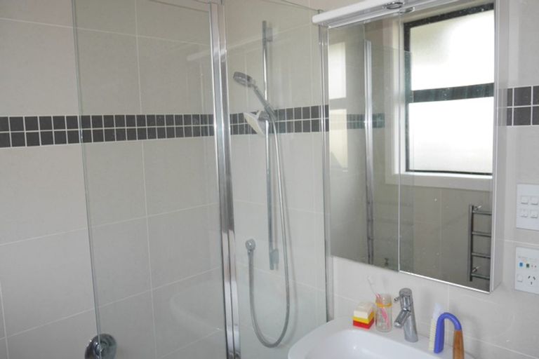 Photo of property in 32 Glenharrow Avenue, Avonhead, Christchurch, 8042