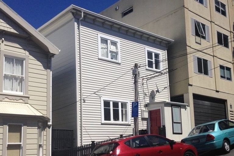 Photo of property in 9 Douglas Street, Mount Cook, Wellington, 6021