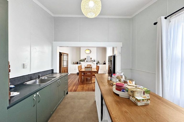 Photo of property in 11 Kelvin Street, Aramoho, Wanganui, 4500