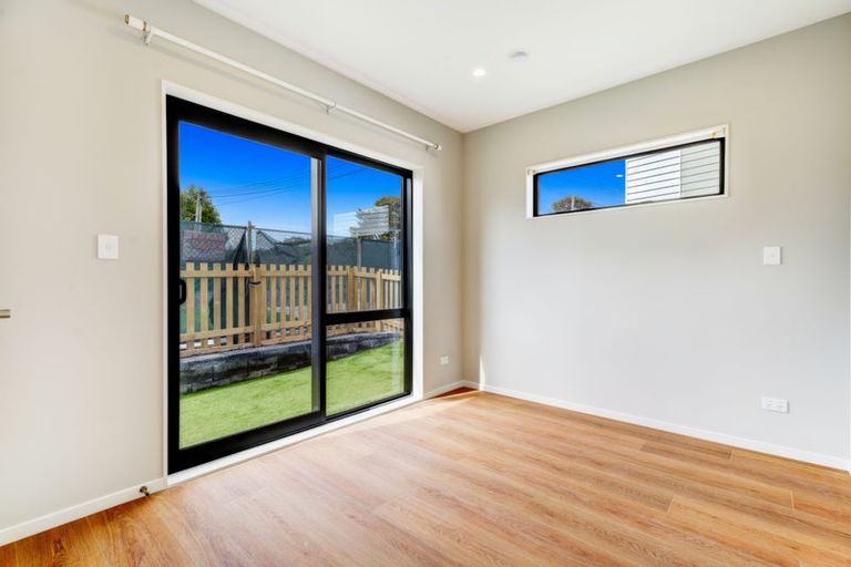 Photo of property in 25 Withers Road, Glen Eden, Auckland, 0602