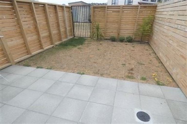 Photo of property in 15/2u Stone Street, Miramar, Wellington, 6022