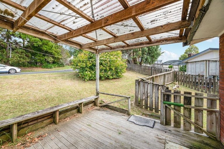 Photo of property in 1/2 Kashmir Road, Glen Eden, Auckland, 0602