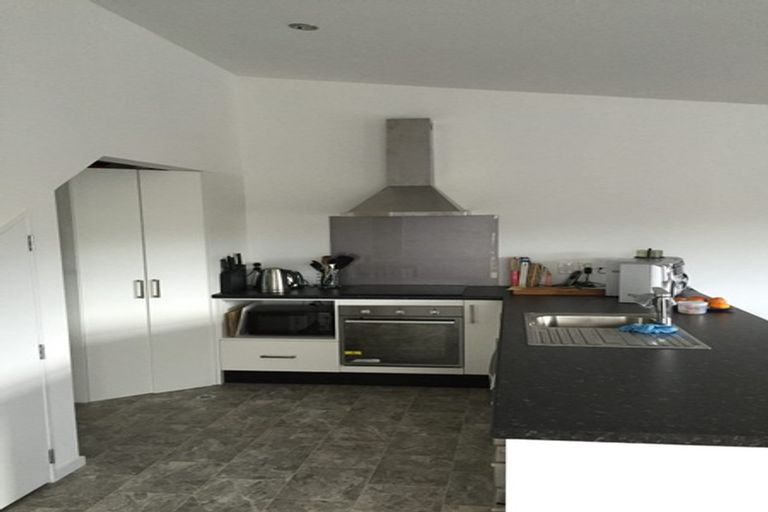 Photo of property in 76 Simla Crescent, Khandallah, Wellington, 6035