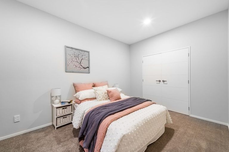 Photo of property in 4 Franheim Crescent, Orewa, 0931