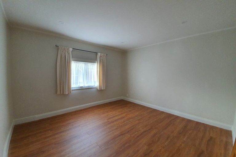 Photo of property in 29 Lincoln Road, Henderson, Auckland, 0610