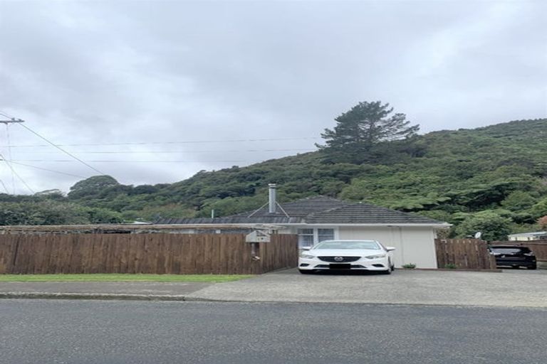 Photo of property in 19 Sunny Grove, Wainuiomata, Lower Hutt, 5014