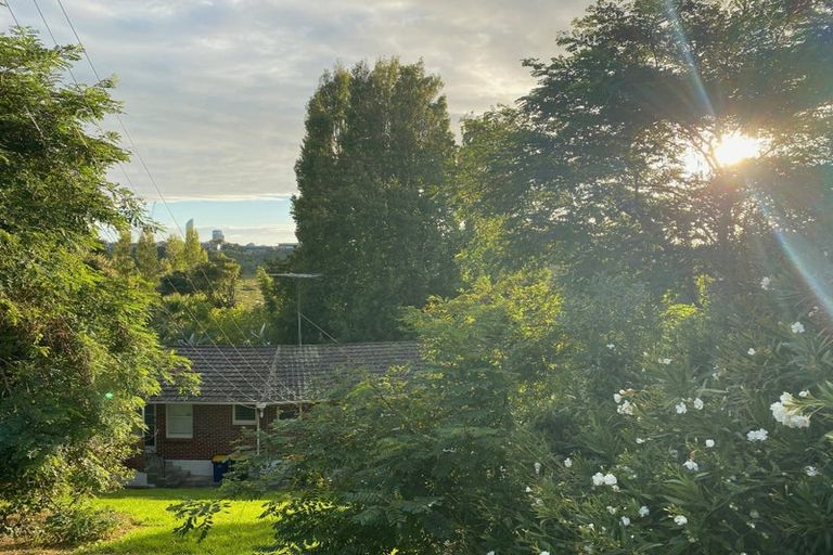 Photo of property in 60-62 Exmouth Road, Northcote, Auckland, 0627