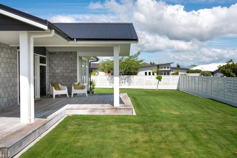 Photo of property in 9 Whakatomo Place, Havelock North, 4130