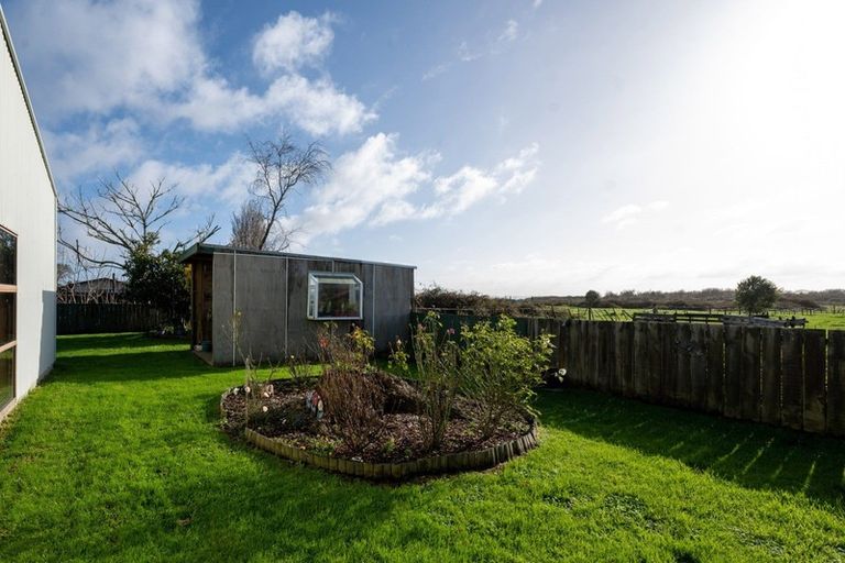 Photo of property in 17 Lee Road, Hannahs Bay, Rotorua, 3010