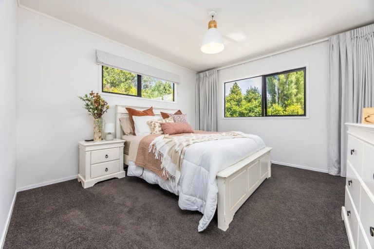Photo of property in 60 Gatman Street, Birkdale, Auckland, 0626
