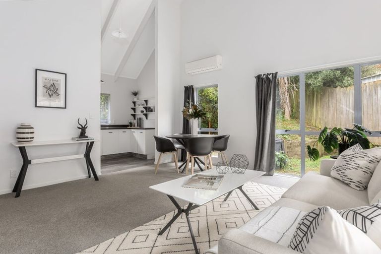 Photo of property in 54f2 Hungerford Road, Houghton Bay, Wellington, 6023