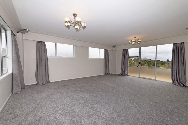 Photo of property in 207 Don Buck Road, Massey, Auckland, 0614