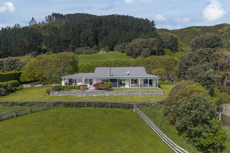 Photo of property in 86 Emerald Glen Road, Paekakariki, 5032