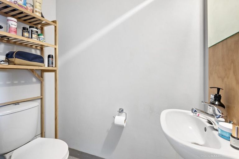 Photo of property in Urbane Apartments, 5/29 Webb Street, Mount Cook, Wellington, 6011