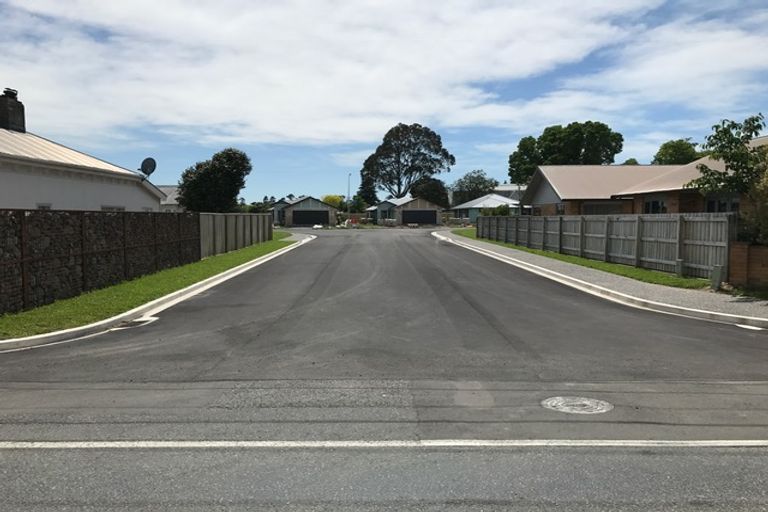 Photo of property in 3 Devon Lane, Carterton, 5713