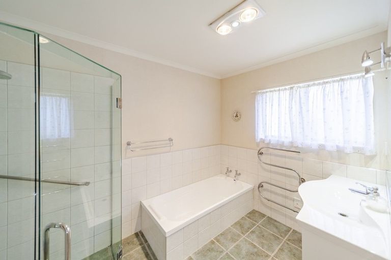 Photo of property in 8 Belgrove Place, Waipukurau, 4200