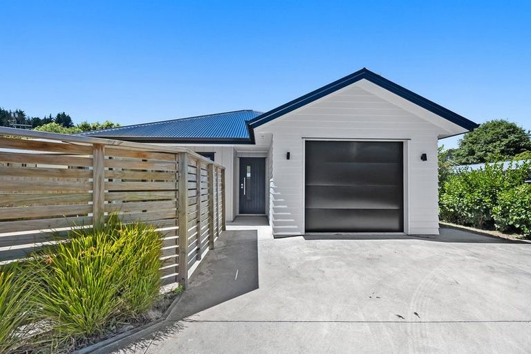 Photo of property in 33c Gemstone Drive, Birchville, Upper Hutt, 5018