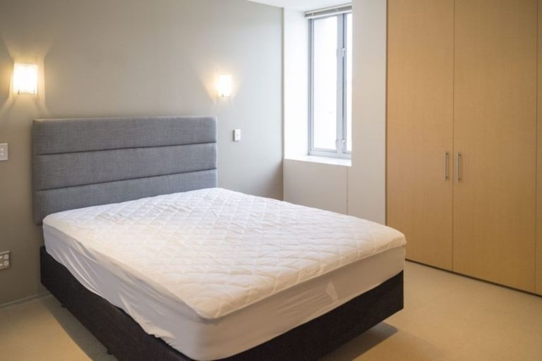 Photo of property in Sanctum Apartment, 10 Ebor Street, Te Aro, Wellington, 6011