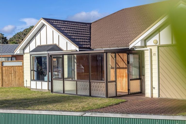 Photo of property in 10 Te Kupe Road, Paraparaumu Beach, Paraparaumu, 5032