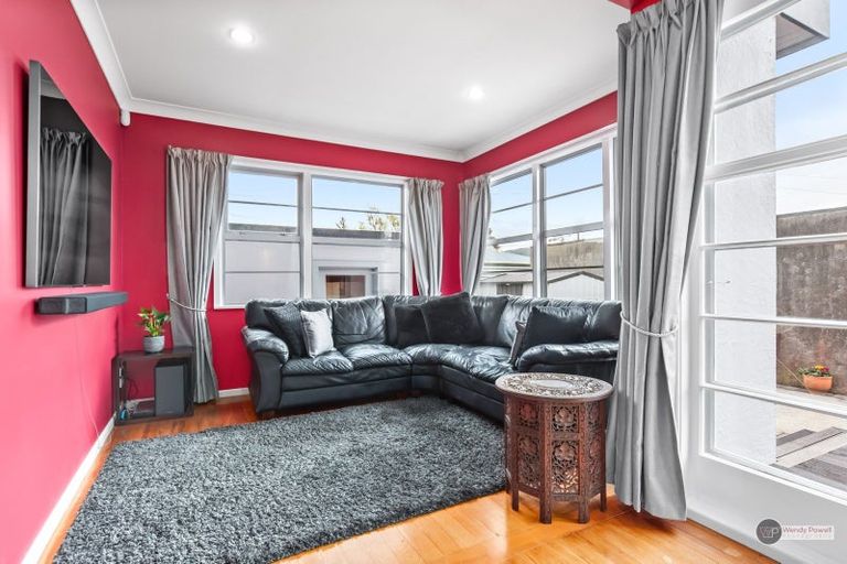 Photo of property in 1 Meadows Avenue, Waiwhetu, Lower Hutt, 5010
