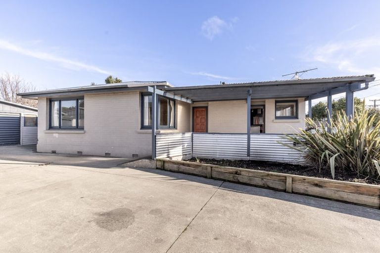 Photo of property in 17 Holloway Street, Waikiwi, Invercargill, 9810