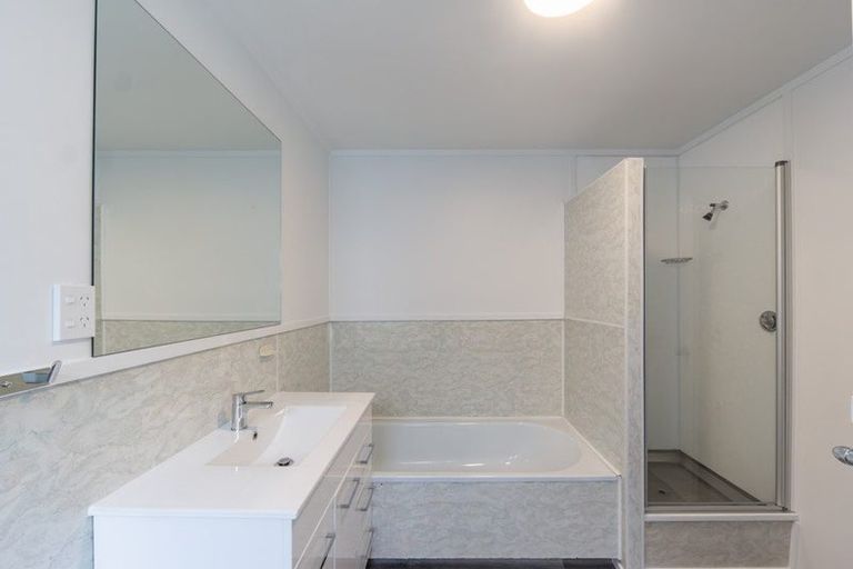 Photo of property in 3/2 Ruakiwi Road, Hamilton Lake, Hamilton, 3204