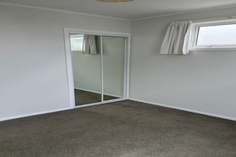 Photo of property in 118 Lyall Parade, Lyall Bay, Wellington, 6022