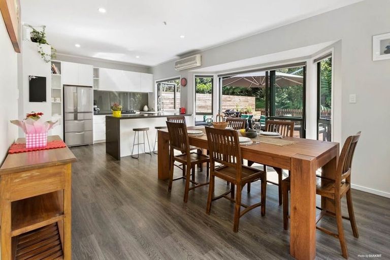 Photo of property in 2/67 Raleigh Road, Northcote, Auckland, 0627