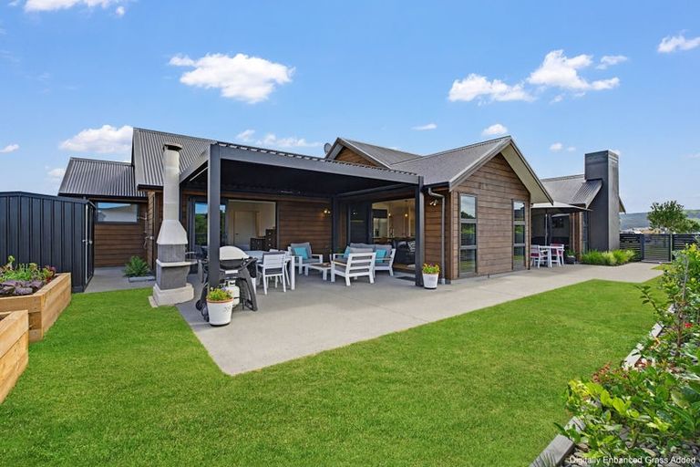 Photo of property in 10 Topping Place, Whitianga, 3510