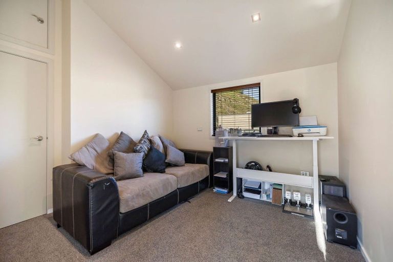 Photo of property in 57 Mcdonnell Road, Arrowtown, 9302