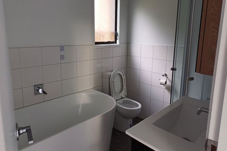 Photo of property in 126 Spinella Drive, Bayview, Auckland, 0629